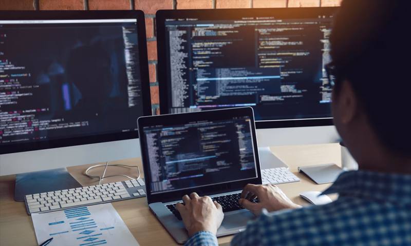 数据科学选型:R与Python如何赋能新乐市网站建设?